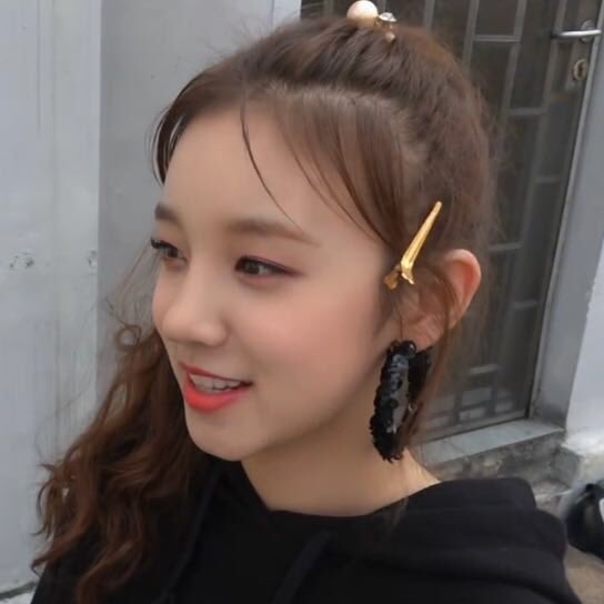 HanaTheOnly1's tweet photo. 「 YuQi ((G)I-DLE) ICONS 」*。

— My edit
— RT / FAV if you use https://t.co/wTearziffp