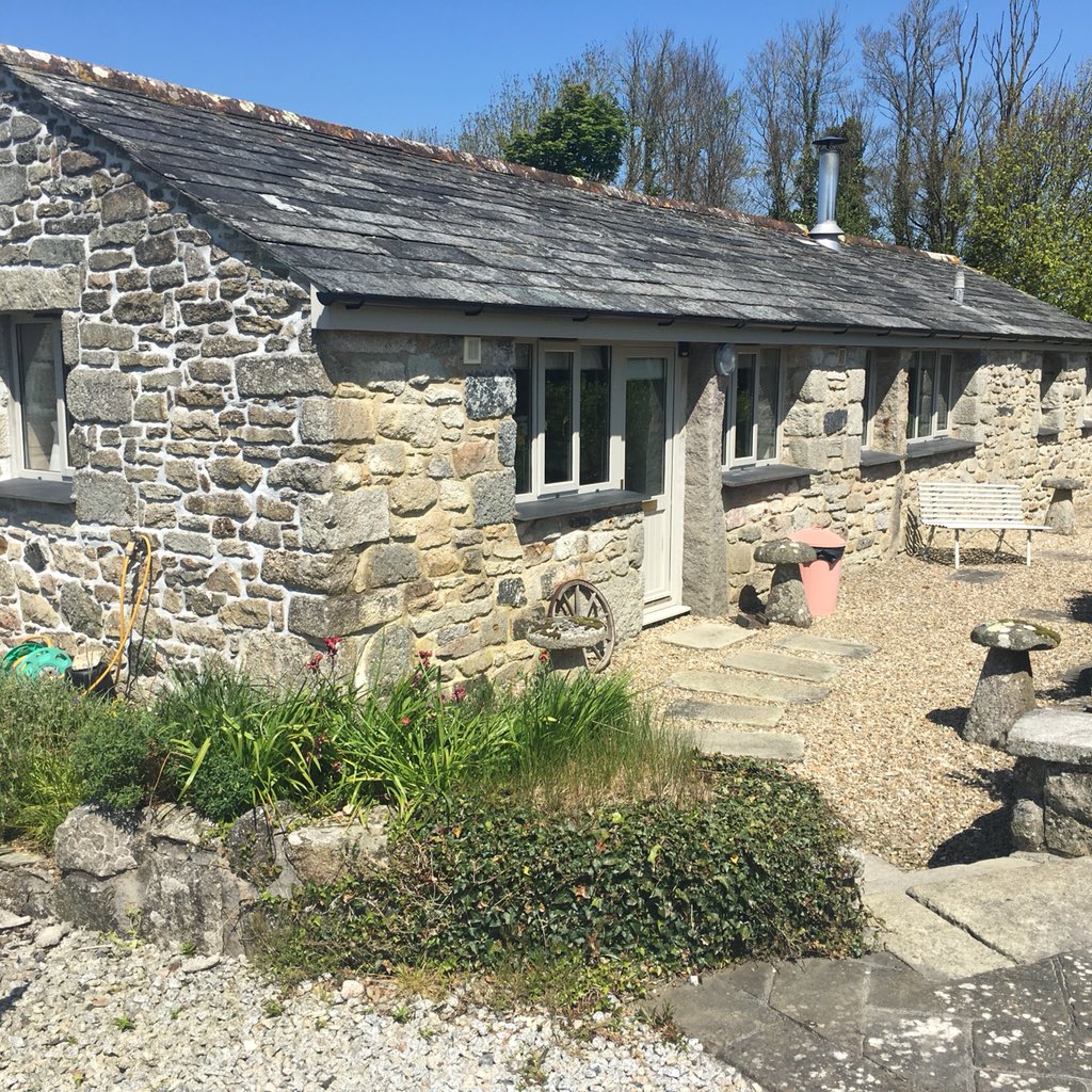 timit_price's tweet photo. Another fabulous weekend away with @SamanthaBeacham, with a stay at another fabulous @uniquehomestays property. Not going to lie wish we could stay forever. #Cornwall #longweekend #MayBankHoliday #sun #beachlife #doihavetoleave https://t.co/0p77xNcZjA