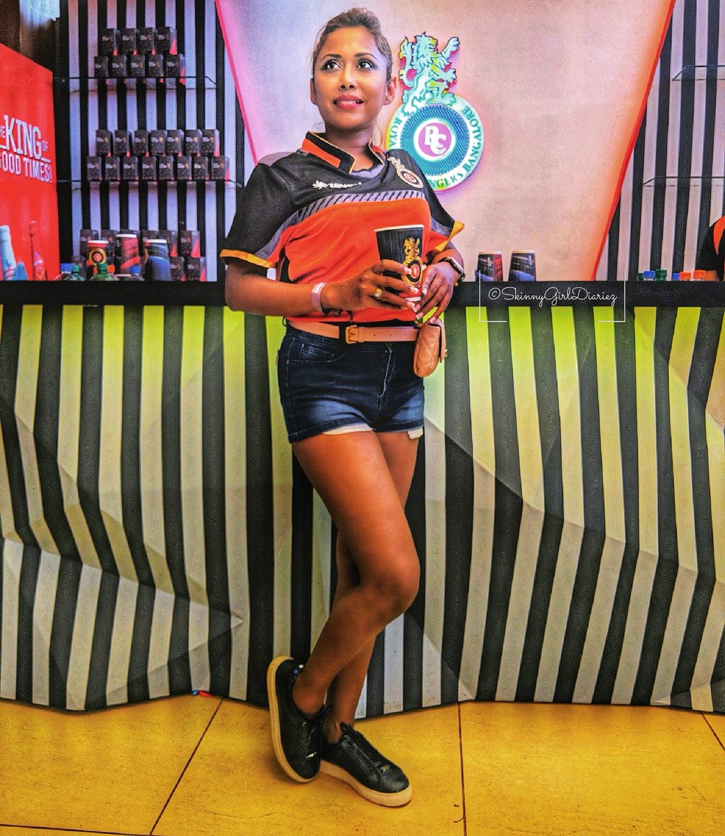 SkinnygirlDee's tweet photo. Cheerleader mode! #rcbfan @RCBTweets
@CaptainMorganIN.
.
#rcb #funcaptain #playbold #ipl2018 #skinnygirldiariez #vivoipl #zevenworld #pepsiindia #royalchallengersbangalore #12thwoman #summervibes #ootdgoals #fitnessmotivation #cheerleader #bangalorediaries https://t.co/cHMLDs3VgS