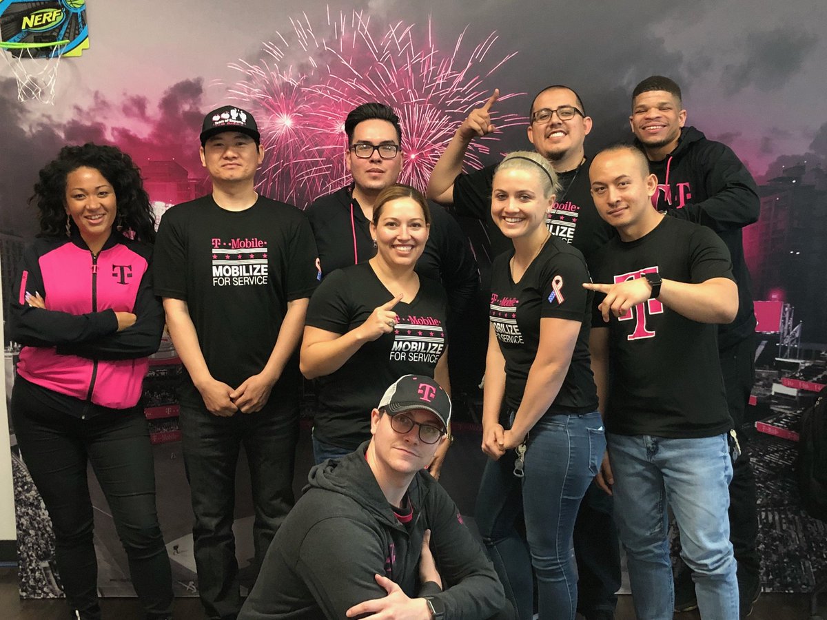 BeastCrusher21's tweet photo. High energy meeting led by future leaders who are ready to serve those who keep us safe. #TMobileONEMilitary #AreYouWithUs #HoldYourOwn https://t.co/LpVKISvawa
