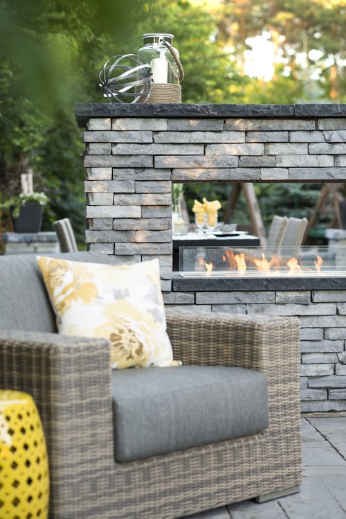 LEEDConcreteCo's tweet photo. Building an #OutdoorFireplace? Get Materials for Your #Masonry Project from Our #Stone Supply in #Manchester, #NJ https://t.co/B37UpXGrQV #landscapedesign #outdoorliving #naturalstone #veneerstone (Image Source: Unilock) https://t.co/qK8ylKcp36