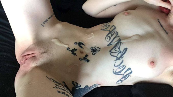 Cum for me ♡ https://t.co/jHAp9aogck