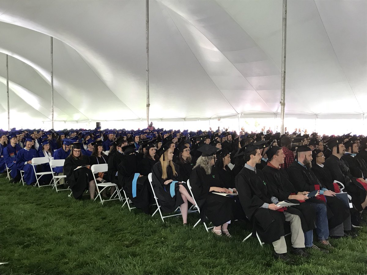 EMU_News's tweet photo. Graduates Harrison Horst and Keyri Lopez-Godoy offer reflections. #EMUgrad #EMU100 https://t.co/idwgTqEcrr