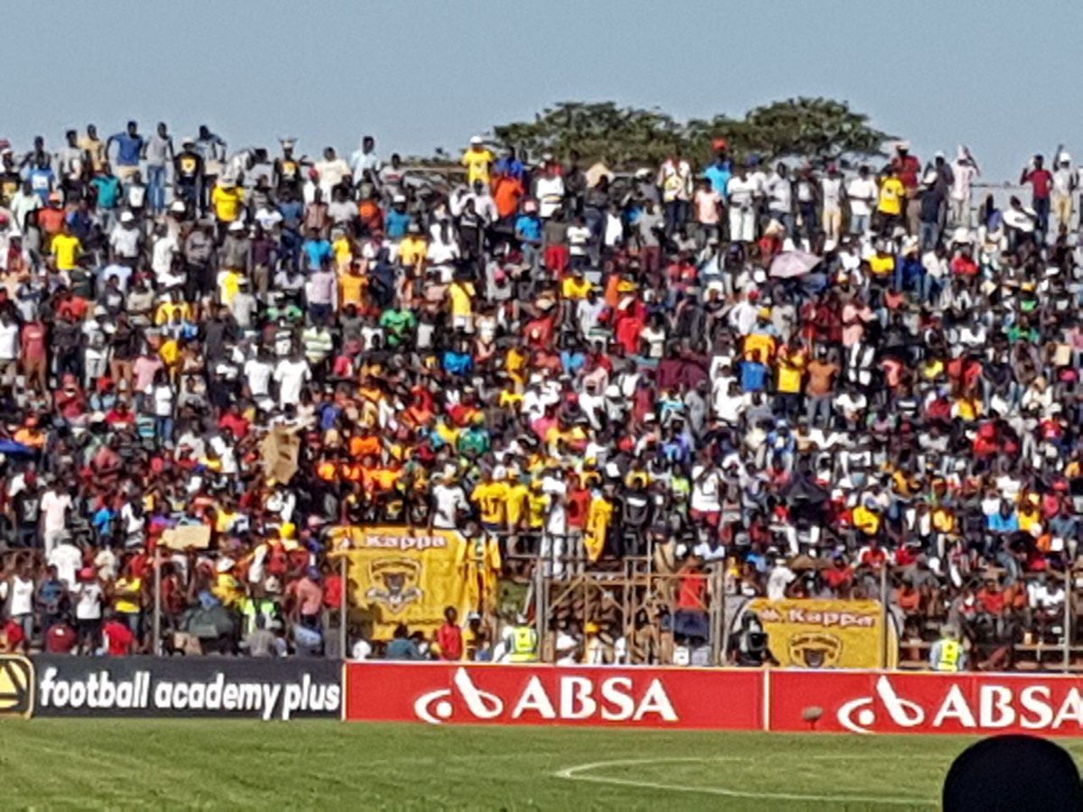OfficialPSL's tweet photo. Scenes from Ṱhohoyanḓou 🔥🔥🔥🔥

@BlackLeopardsFC 0-0 @Jomo_CosmosFC

#NFDFinale https://t.co/vGXN2SUsR9
