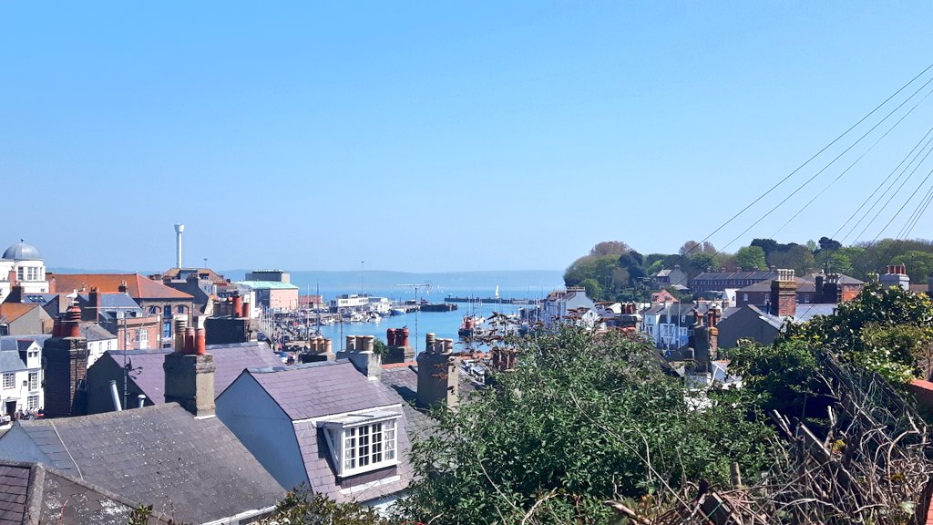 CazR1chards's tweet photo. A #differentviewpoint...#sundaystroll around @WeymouthHarbour taking in the #bankholiday #maysunshine & then a #taxi home to #SoHo #southharbour #weymouth #dorset #lovemytown #coastwiththemost #sundayvibes https://t.co/S7sneA2yp8