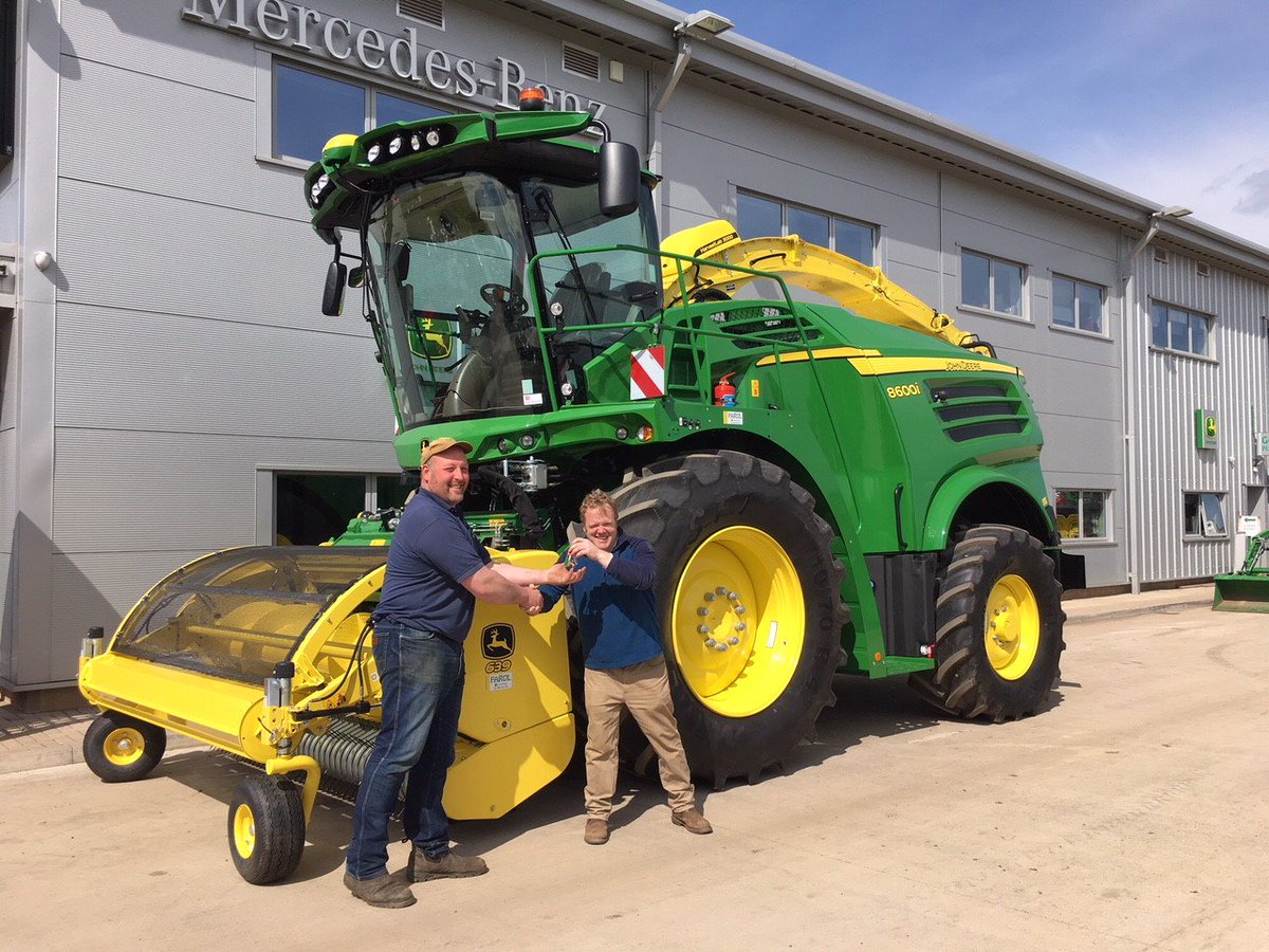 FarolLtd's tweet photo. Chris Rand (left) picking up his new John Deere 8600i SPFH from salesman Geoff Thompson at a very sunny head office on Wednesday afternoon! #NewKit #Grass18 #Silage18 https://t.co/iiLHzCjBsx