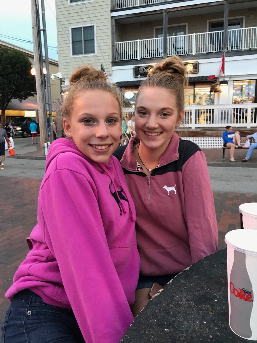 elise_rydzewski's tweet photo. Happy birthday twin! Its ur sweet 16! Liv up every miniute of it! Ily lots i dont know what i would so without you! I will See you soon!💜💕🎂 https://t.co/czu9zk1lrj