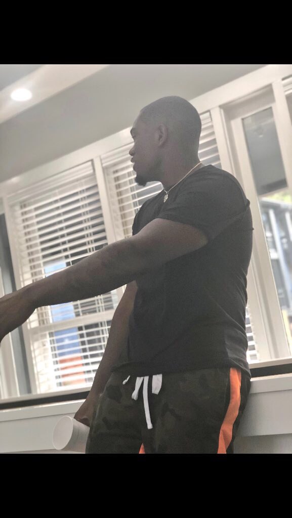 PayneWayne_'s tweet photo. #OutdaBlu Finna Kill Em Im Really Rappin How I Kick It https://t.co/mddad6GGKV