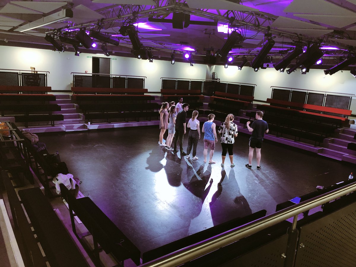 TheCosmosLeeds's tweet photo. Today’s showcase setting, 30 minutes till showtime💫 https://t.co/V9dkV7qqA5