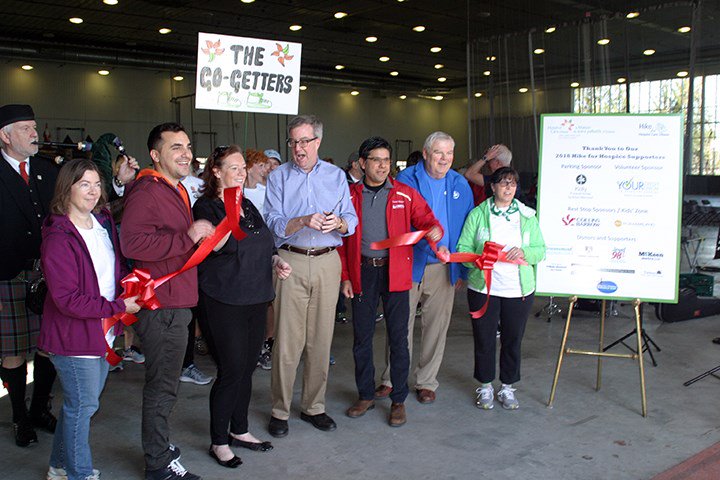 Hike for Hospice enjoys rare sunny skies. #ottnews  ottawamatters.com/local-news/hik… https://t.co/PvBfgb0Qmi