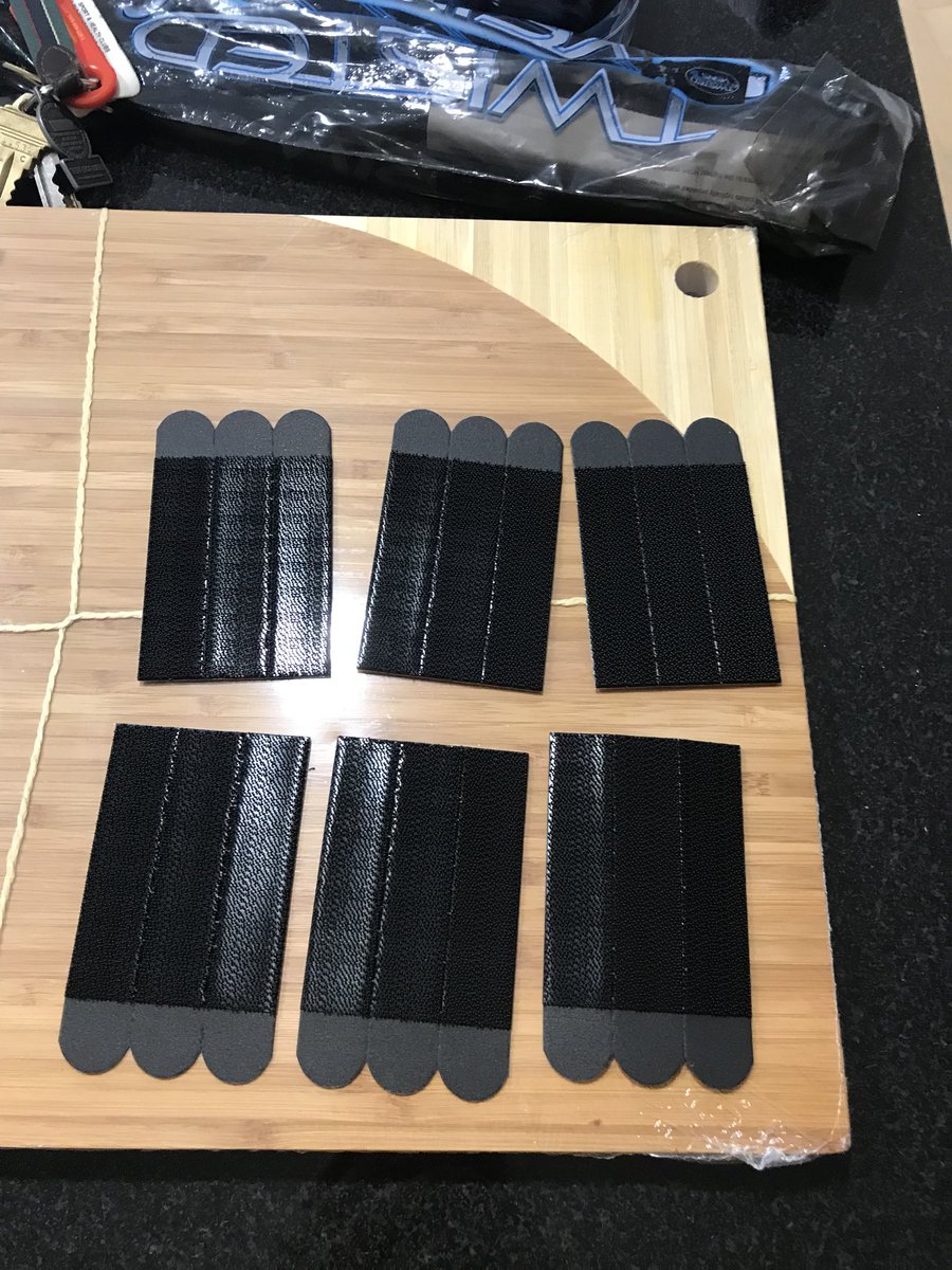 KylashRamesh's tweet photo. Yo @CommandBrand, we just opened this package and it was missing 3 pairs! https://t.co/r13x2QXWII