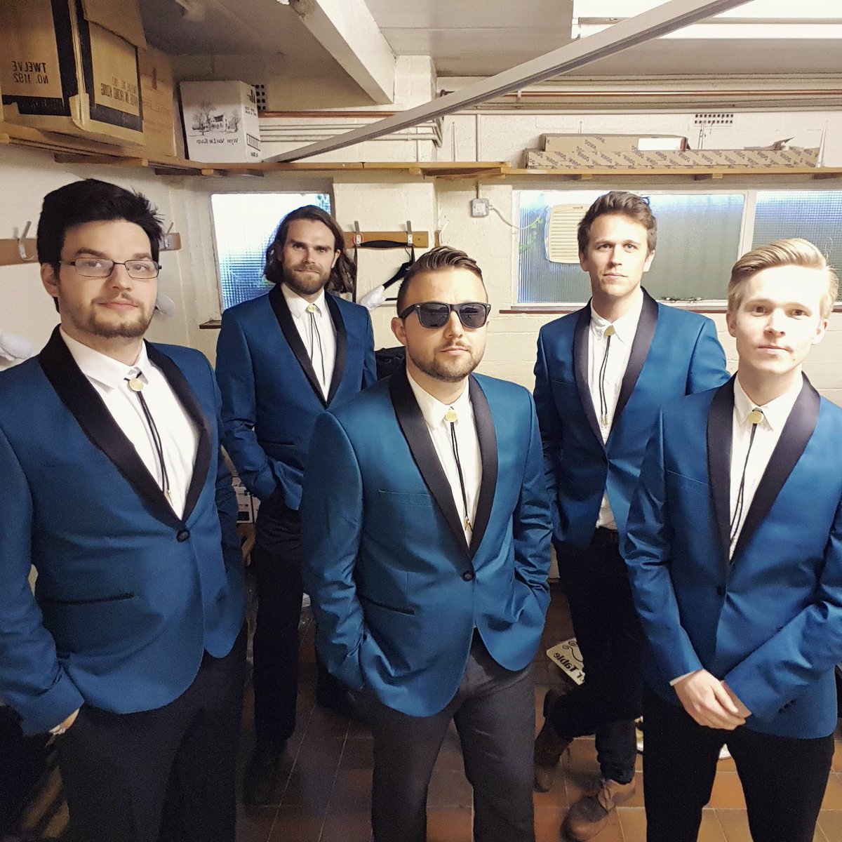 Fantastic gig last night celebrating Lisa's 40th Birthday in style with new suits and bolo ties!

#bluesuedesuits #hittheroadjacket #greatbolosoffire