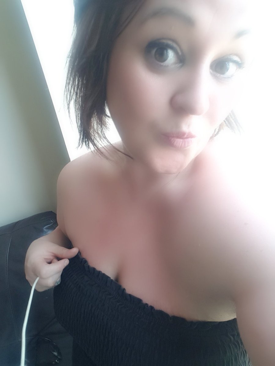 lisajune1980's tweet image. suns got me like 😙😙 love having olive skin thanks to my nanny #ItalianRoots #SunKissed