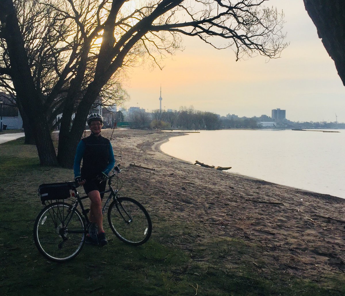 MacgregorDonald's tweet photo. Cycling along Lake Ontario to PAS 2018 Toronto-honoured to be presenting NOSPG Paediatric Unscheduled Care(PUC) data https://t.co/KFT6077Vqw