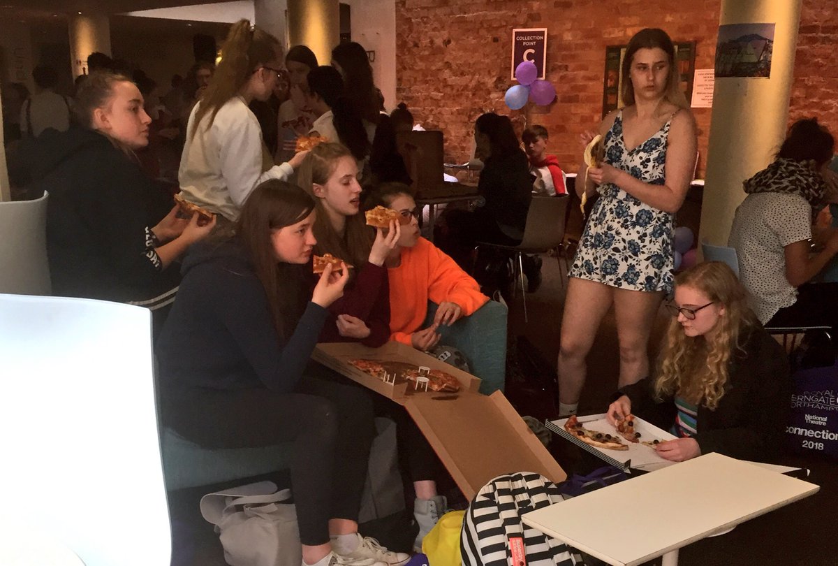 RDCreativeLearn's tweet photo. PIZZA TIME!!! @RoyalDerngate #Connections2018 https://t.co/V6vgi843WX
