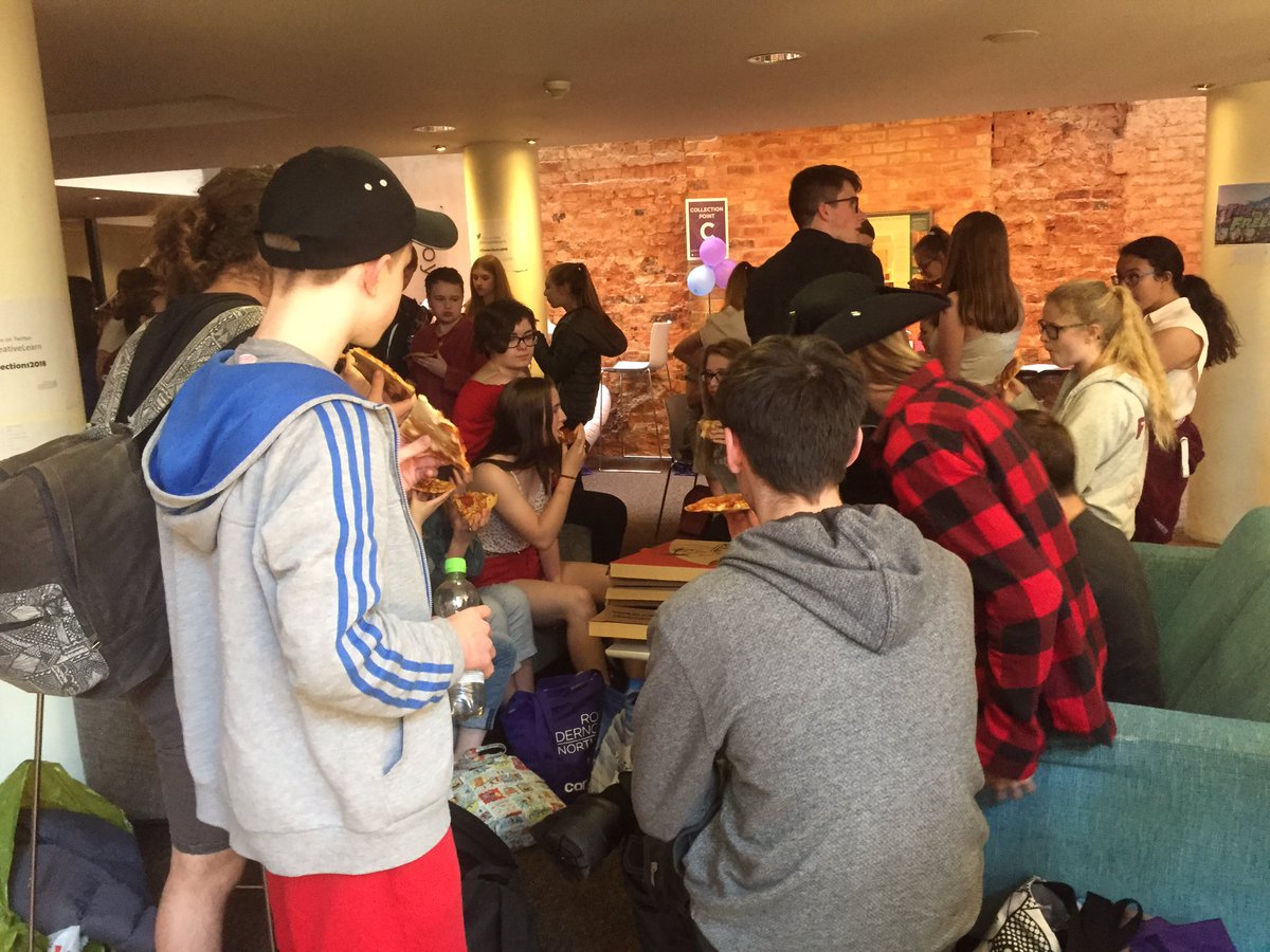 RDCreativeLearn's tweet photo. PIZZA TIME!!! @RoyalDerngate #Connections2018 https://t.co/V6vgi843WX