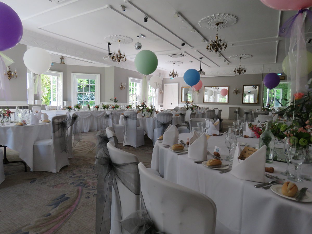 StathamLodge's tweet photo. Delighted to be hosting @StathamLodge on this gorgeous summers day, the wedding of Samantha &amp; Sean @Tyingtheknotorg #weddingvenuesnorthwest https://t.co/87mTUqKODF