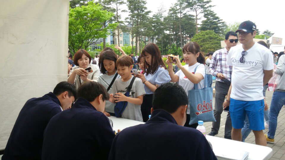 feddy345's tweet image. #성남시 #아동보육과
&amp;lt;제96회 성남시 어린이날 행사- 꿈을 향해 가즈아!!&amp;gt;
올해도 치러진 성남시 어린이날 행사가 무사히 마무리되었습니다. 
이른 아침부터 많은 시민여러분들과 어린이 여러분이 열정적으로 참여해주신 결과, 성남시청은 온종일 웃음과 행복으로 가득했습니다.^^ 감사드립니다!