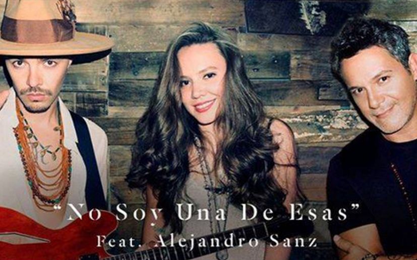 ParlarRadiOfi's tweet photo. 🎧Escuchas en #RefreshConYediht @Yediht a
@jesseyjoy
Sin prisa y con media sonrisa llegaste agitado a aquel bar
Cruzamos miradas y como si nada empezaste a cantar
Tus ojos sobre mi boca, mis ojos en otra cosa.
#NoSoyUnaDeEsas https://t.co/45pfnOAFS7