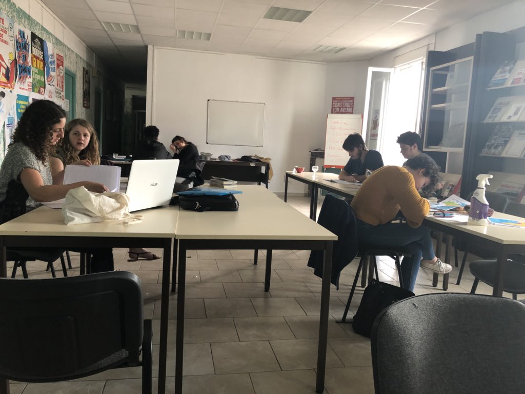 _MJCF84's tweet photo. Première séance des Révisions Solidaires 🙌💪  
Prochaine séance dimanche prochain avec de nouvelles matières ✊ https://t.co/dm4wVc3ptY