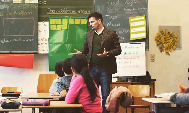 Knickohr's tweet photo. Kinder sind einfach viel cooler als Erwachsene! ❤️ Neulich war ich mal wieder in einer Schule. Diesmal ging es in nach Berlin Wedding. Den Link zum Artikel dazu findet ihr in der Bio. ✌️ Einen schönen Sonntag, liebe Knickohren. ☀️ https://t.co/xzvcP7a9zx https://t.co/5GCPPkjZEv