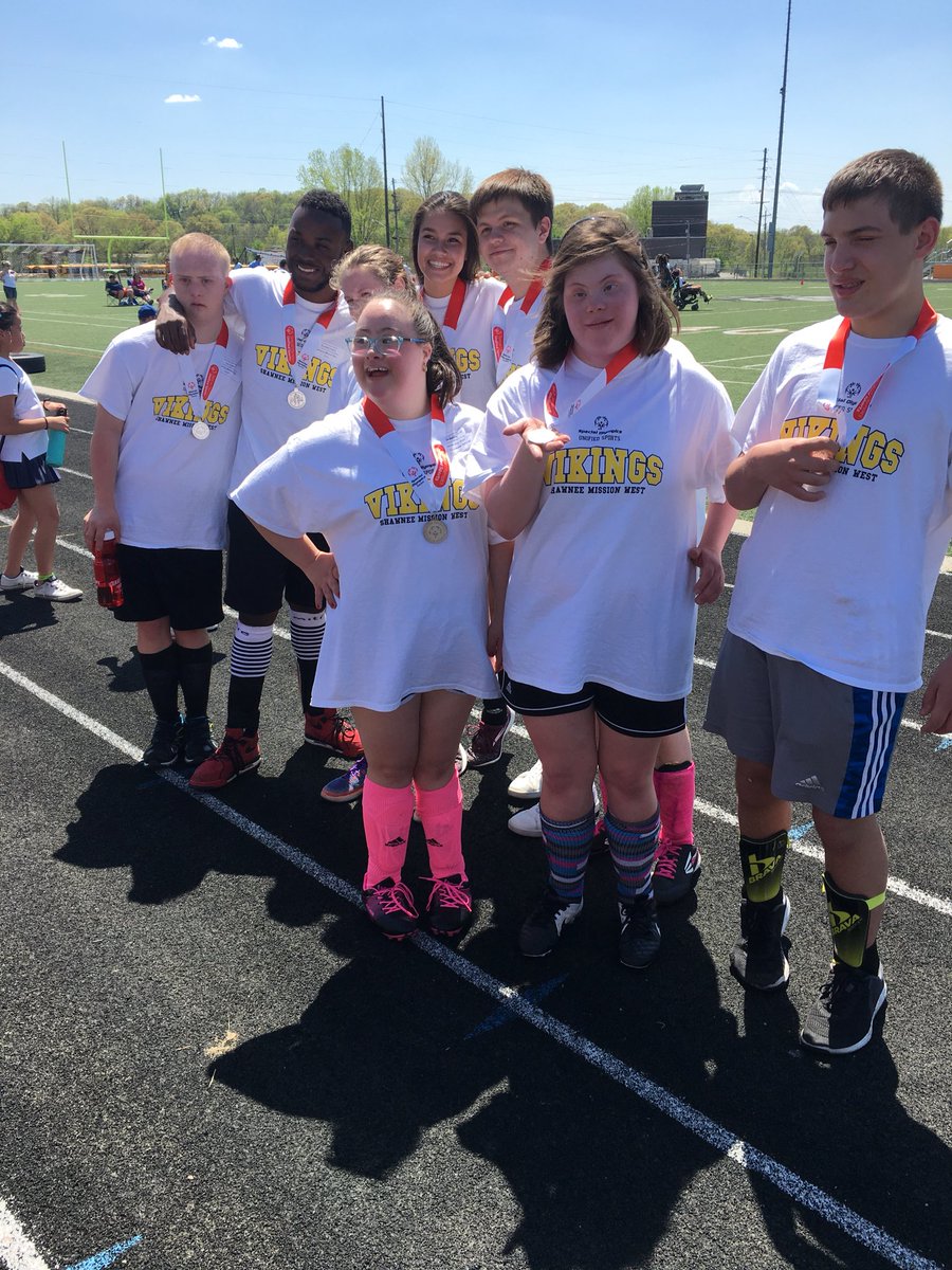 Coach <a href="/calnicolette/">Nicolette Callaghan</a> bringing the team together! Thanks for another great season players &amp; partners!!