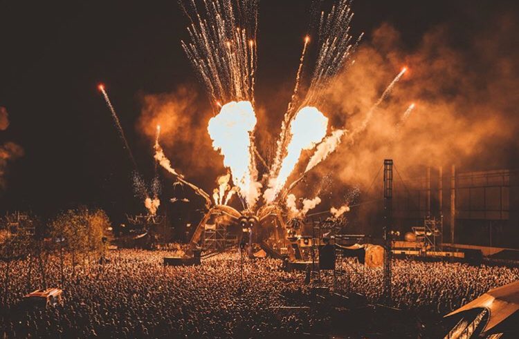 eventfxlimited's tweet photo. Well there we have it. #Arcadia10 show 1 suitably smashed out of the park. Ready to do it all again! #EventFX #SpecialFX #Pyro https://t.co/hrowJDNHw4