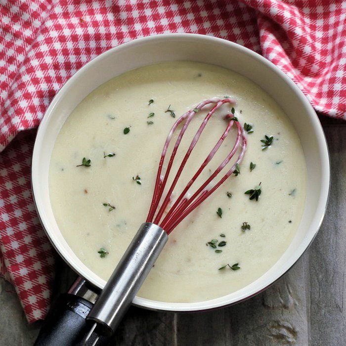 agardeningcook's tweet photo. A great gravy or sauce starts with a roux. This technique uses flour and butter that is cooked and produces smooth and creamy sauces with no bitter flour taste.  See how to do it https://t.co/o9oa3mslKA #rouxrecipe #recipesjust4u https://t.co/1ORPMDLSEG