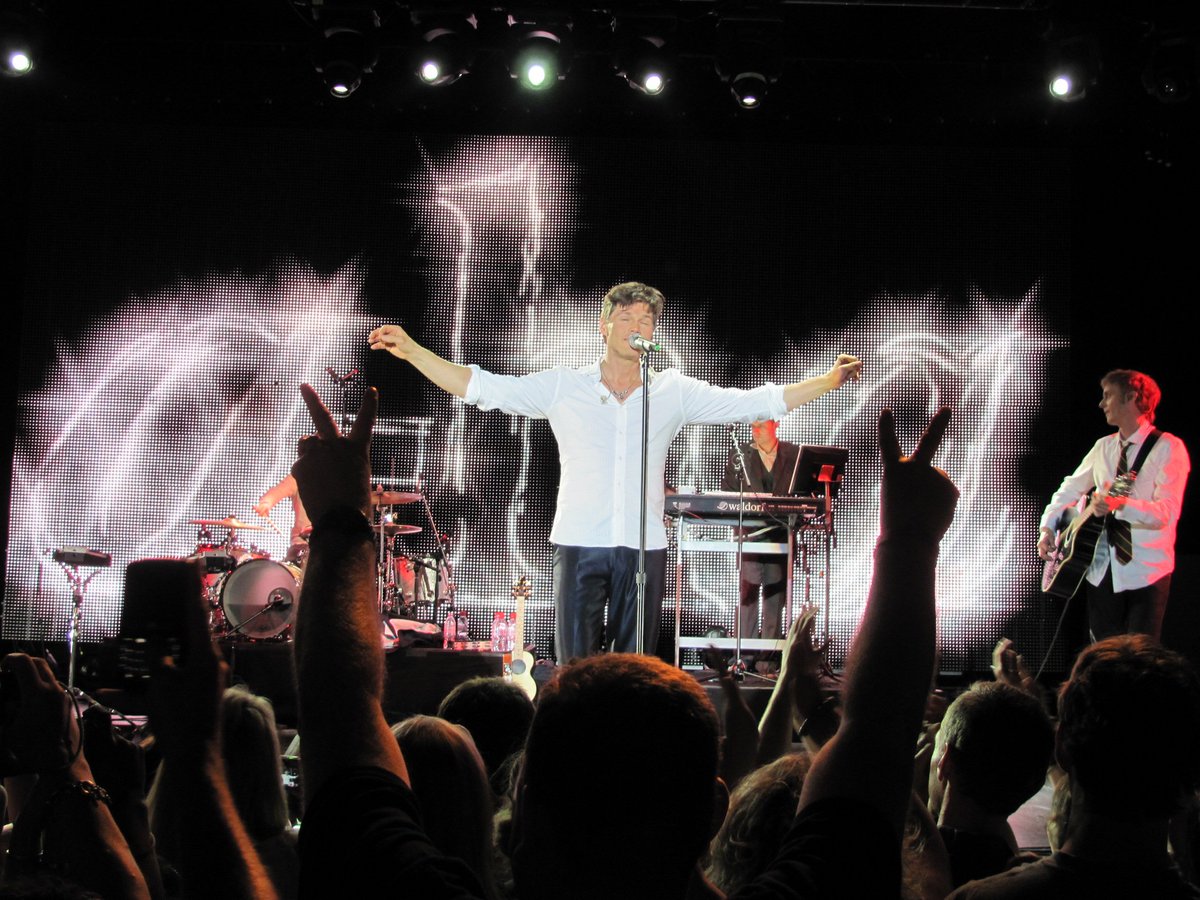 aha_com's tweet image. From the archives: a-ha at Club Nokia, New York | 6 May 2010 | Ending On A High Note Tour #endingonahighnote #mortenharket