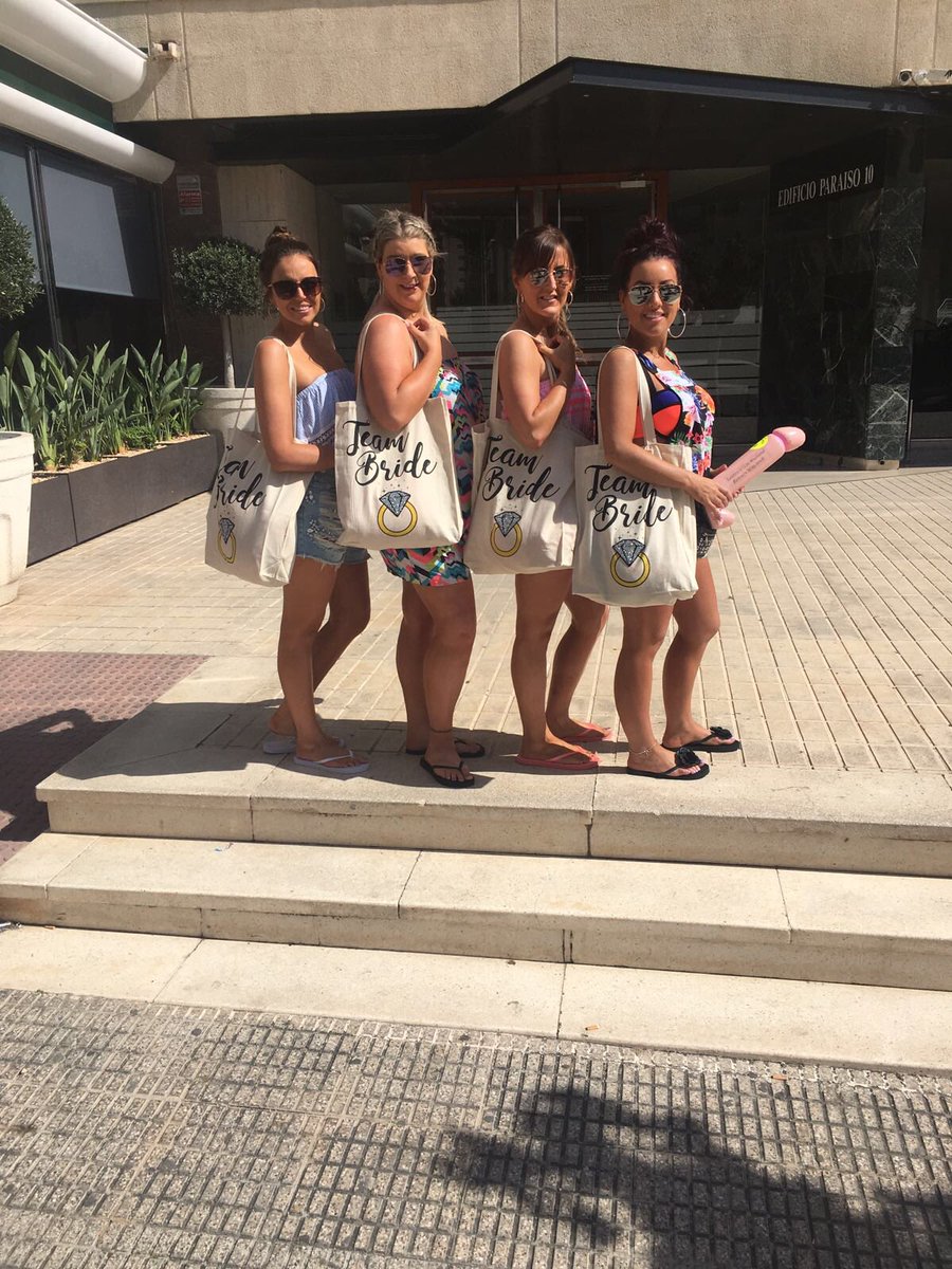 irvingleanne85's tweet photo. Best hen do ever #benners https://t.co/N4k1c4gsiL
