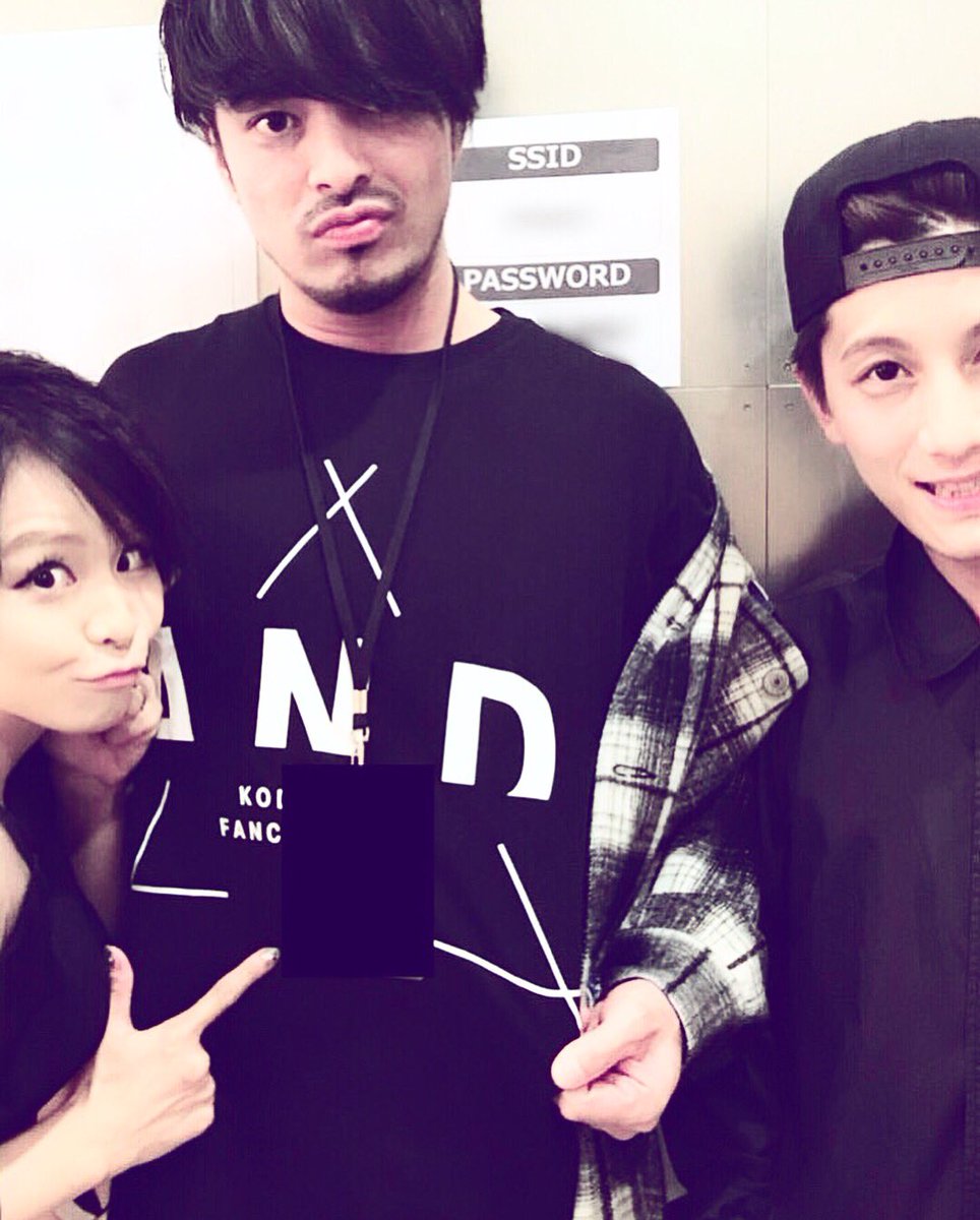 nosukedrummer's tweet photo. @kenbow0706 を外から見たのは恐らく出会った頃以来の10年ぶりくらいで本当に本当にカッコいいベーシストとバンドやれてるんだなーと誇らしい気持ちでした!
とってもグッジョブでした!!
引き続き倖田來未ファンクラブツアー"AND"頑張って!!
#倖田來未
#funclubtour
#and
#kenbow
#bass https://t.co/JObkbYYALO