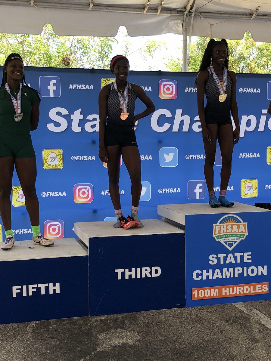 Kamiaahhh's tweet photo. 3rd 100mh .. 5th 300mh .. 2nd 4x1 .. 4A girls State Champions 🙌🏾 #SophomoreYear💛🤞🏾 https://t.co/XE8SdHdvLe