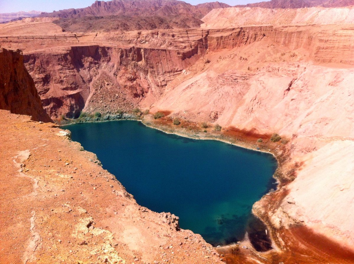 dariospada's tweet photo. Vi aspettereste mai un lago nel deserto? Ecco The Hidden Lake nella valle del Timna #giro101 #visitisrael #citiesbreak https://t.co/wCXlo0Sxgx