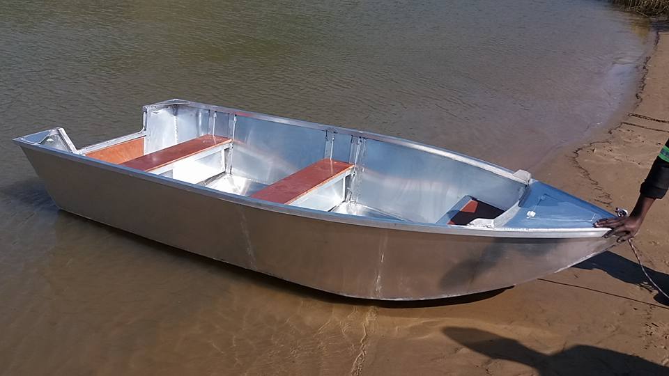 PEboatbuilders's tweet photo. Our finished product... Locally designed and manufactured. #localislekker #boatlife #rivercruising https://t.co/GO7yJJKQeG