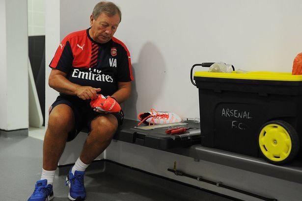 afcstuff's tweet photo. It’s not just Arsène Wenger’s final home game - it’s also kitman Vic Akers’, who will leave after over 30 years of service to the club, as well as founding the Arsenal’s Women team. #afc https://t.co/HDwLBPQQvJ