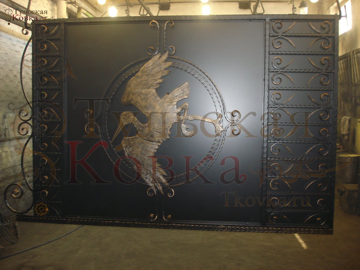 tkovka's tweet photo. Распашные ворота с элементами ручной художественной ковки металла.
#ворота #ковка #металл #художестеннаяковка #павлин #птица #ручнаяковка #дизайн #интерьер #экстерьер #дом #защита #ironwork #forging #home #likes https://t.co/BjVCIKKah3