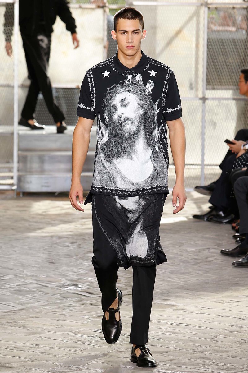 dandydujour's tweet image. With #Metgala a few hours away, looking back at one of my fav Church-inspired collections by #RiccardoTisci #Spring2016 #Givenchy