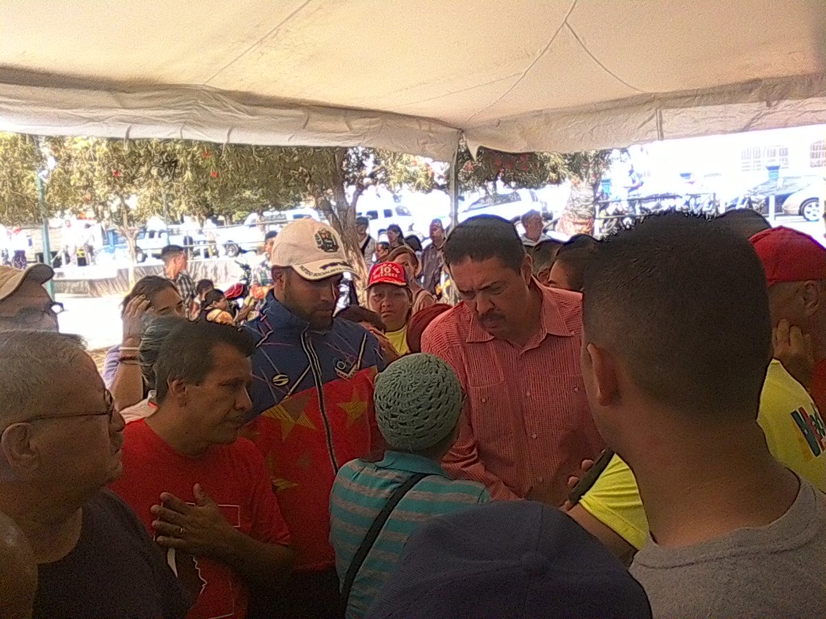 PanoramaClap's tweet photo. Parroquia San José activa en el simulacro electoral en el centro Santos Michelena con la visita de nuestro Ministro de Finanzas preparándonos para el próximo 20 de mayo https://t.co/LZ1bz1j1M9