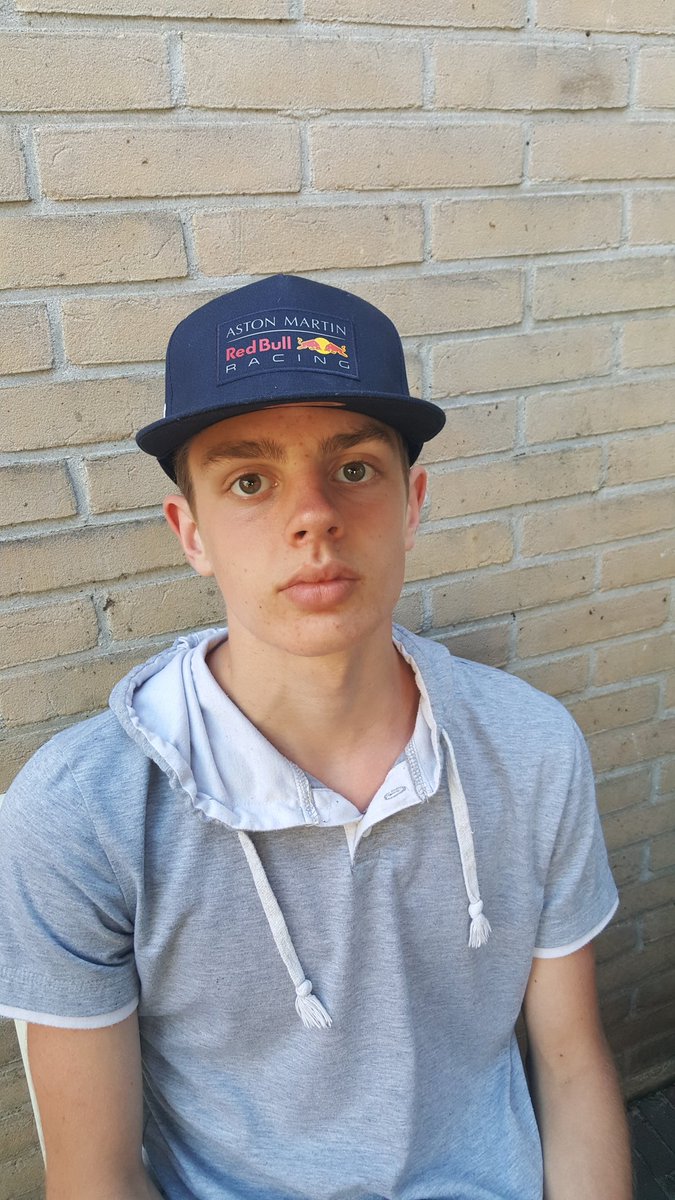 sylviagouda's tweet photo. Mijn kleinzoon @joshuakorf look-a-like #maxverstappen #jumbo #RedBull https://t.co/DEw8FtMf64