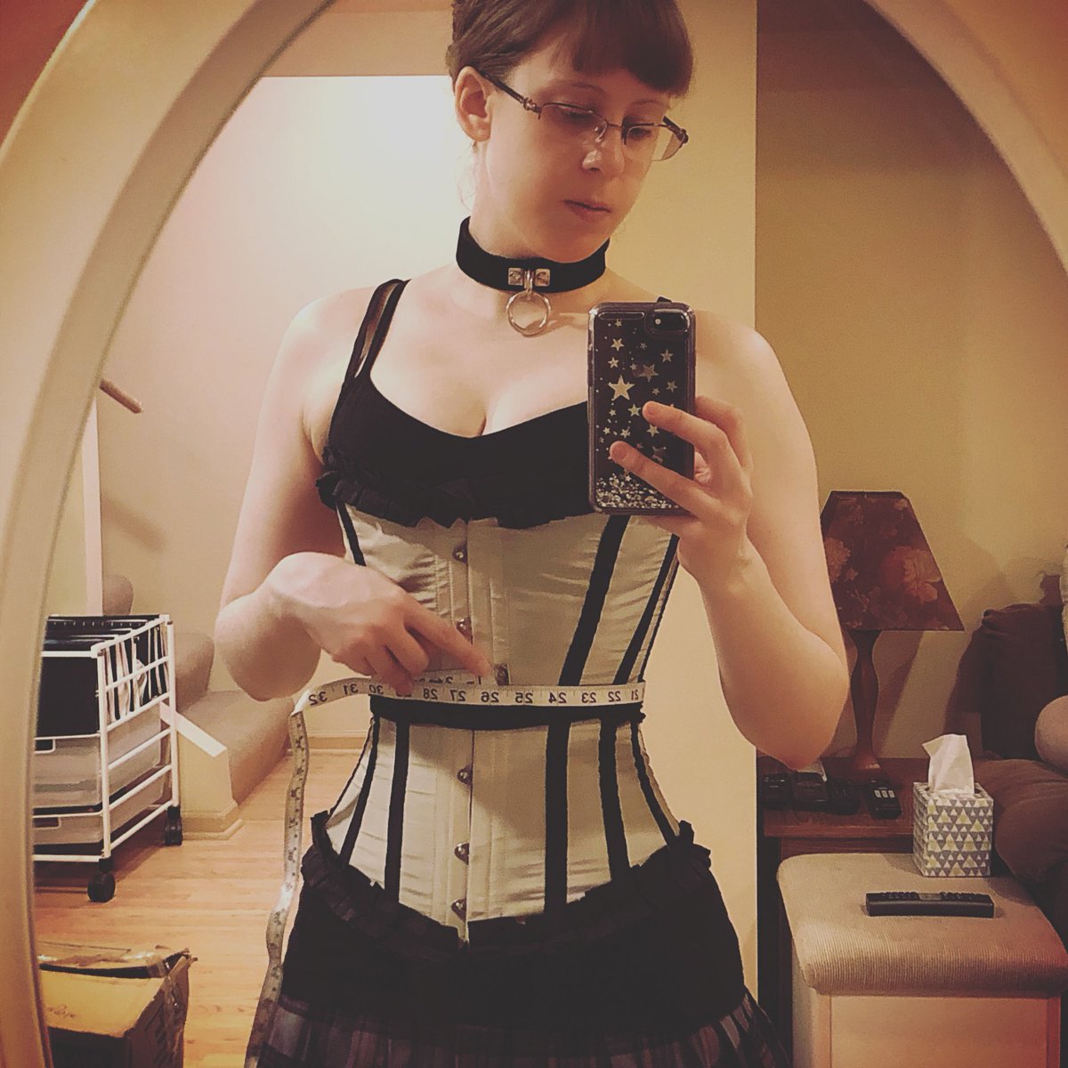 LittleAlice06's tweet photo. I’m down to 25.5” from #corsetting since the beginning of April! It’s amazing how quickly I’ve cinched down in a month! 💎✨ https://t.co/7jvjvQzU3G