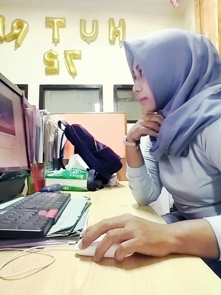 Aku mengagumimu dari hati...
Dan mencintaimu dari nuraniku...
2405