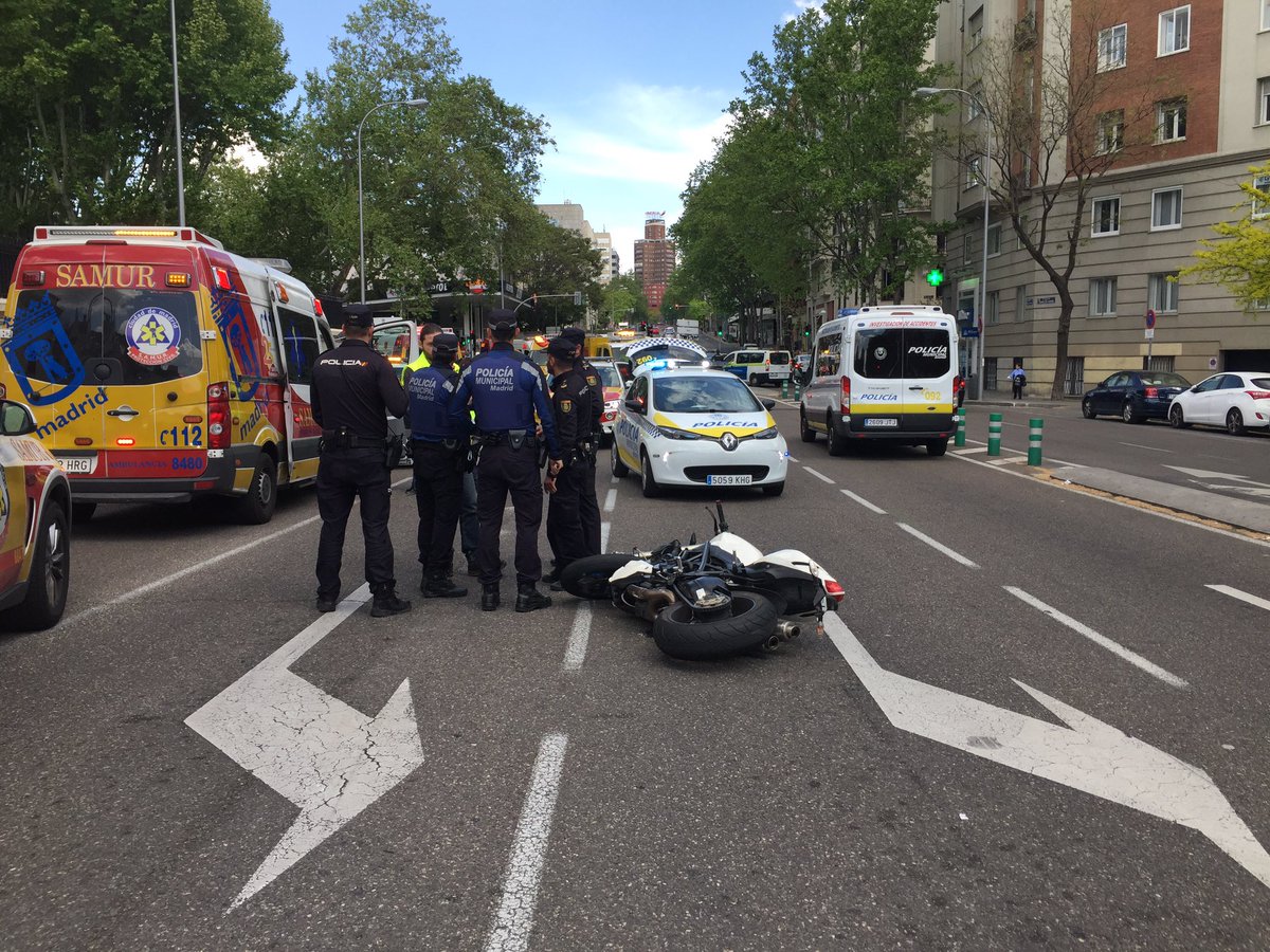 Muere un escolta de Mariano Rajoy en un accidente de moto en Madrid DchaRTsW0AAvvV8