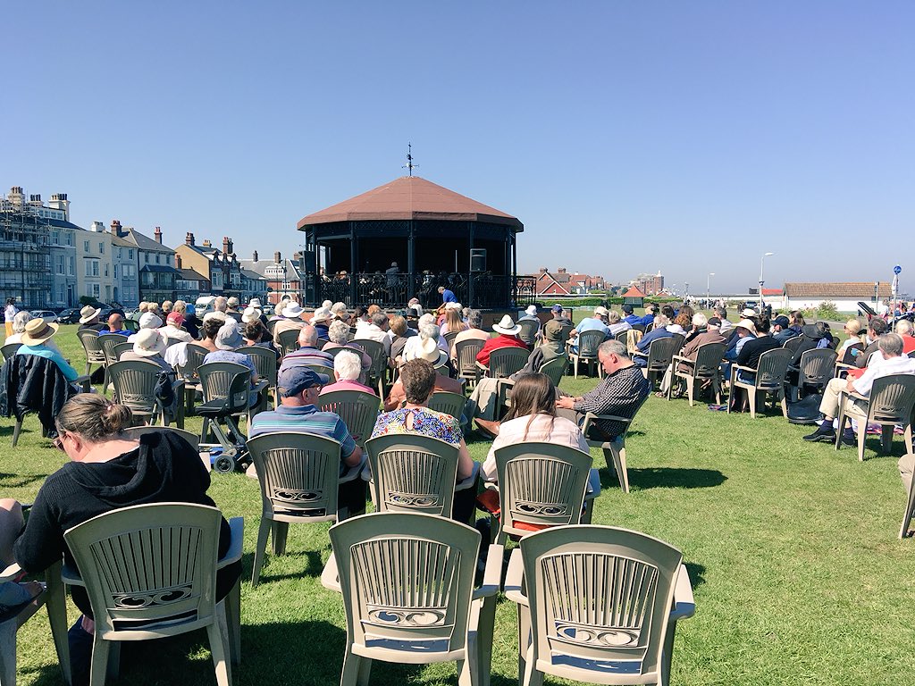 Deal Bandstand tweet media