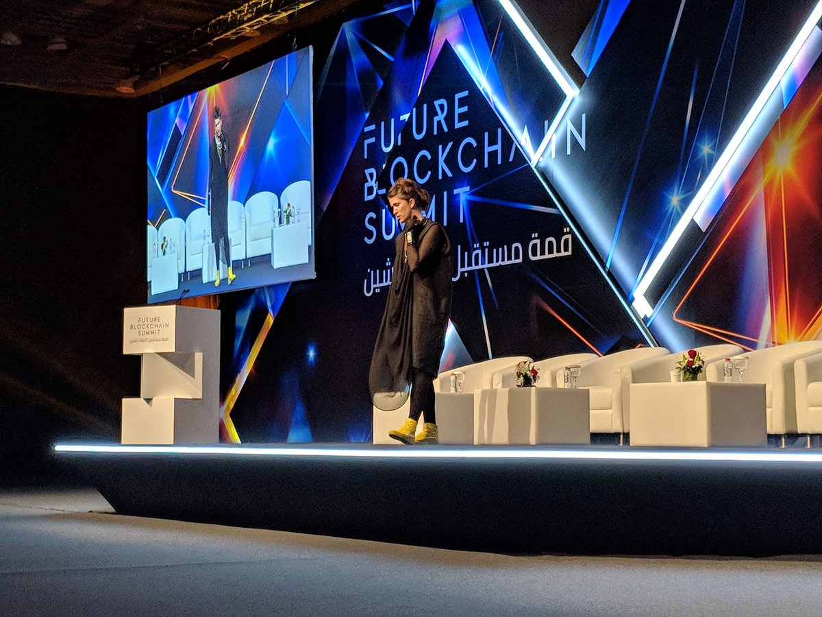 mimu_gloves's tweet photo. https://t.co/lKtiVN8okT founder @imogenheap recently spoke and performed using the gloves at the Future Blockchain Summit in Dubai! @mycelia4music @FutBlockSum https://t.co/jPLRDt0D69