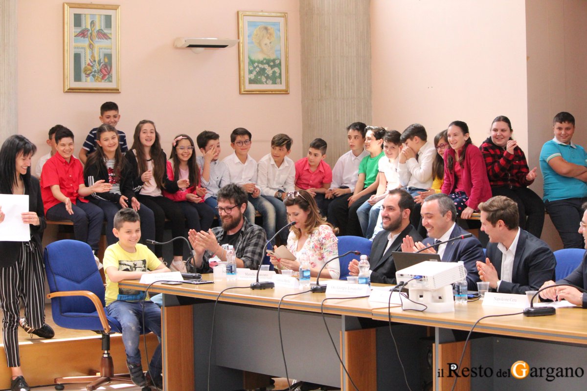 Creative Voice tweet media