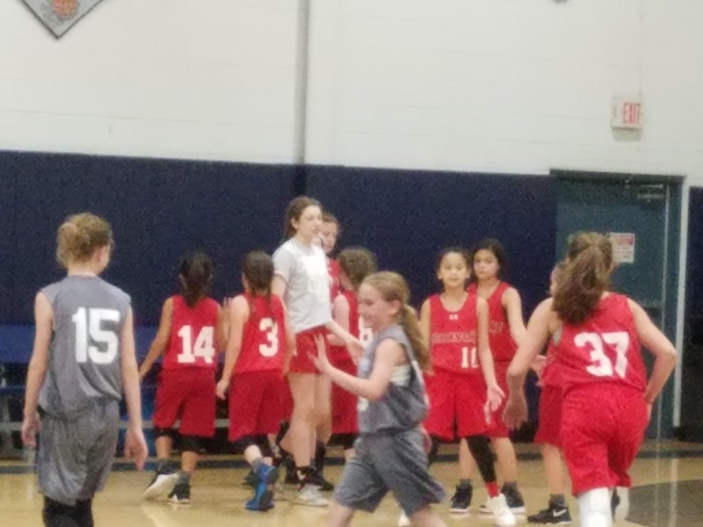 KennaSquier's tweet image. My coaching debut.  I love these girls!
#keeprising
#giveback
#riseasone