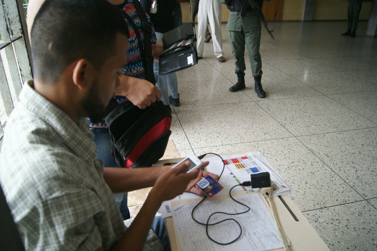 AlcOrlMiranda's tweet photo. #ElMundoConMaduro Junto a Nuestros Militantes, Movimientos Sociales apostamos X la Paz presentes en el Simulacro https://t.co/7w1npKgQU9