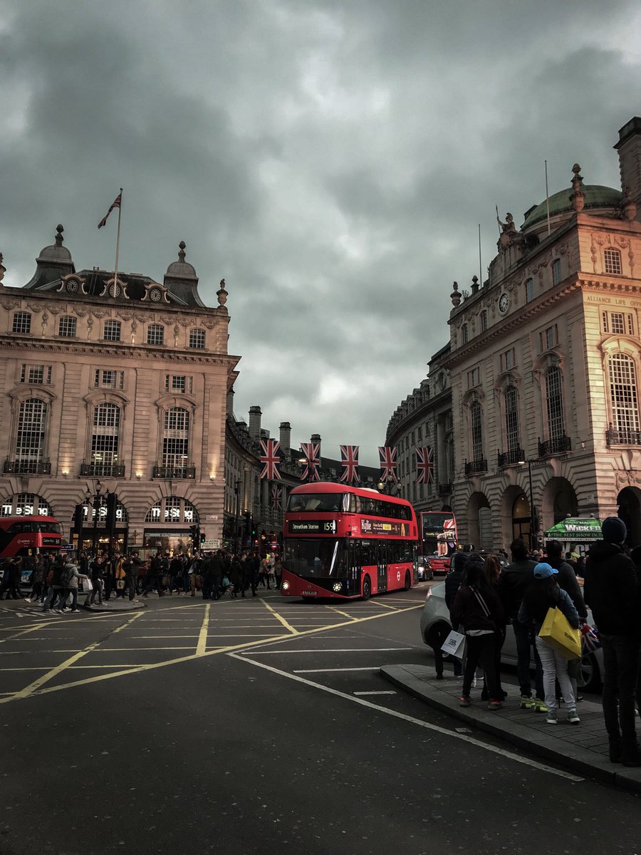 _IAMID_'s tweet photo. Just some random pic from my London-Amsterdam Tour. https://t.co/6IX8FDMR19