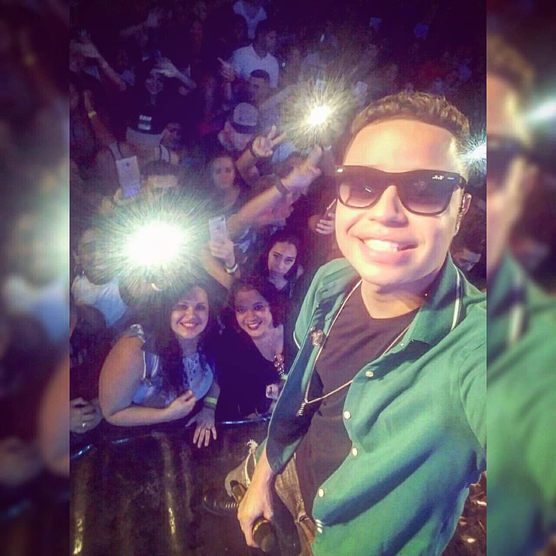 debyss7's tweet image. COMO EU TE AAMOOOOOOOOO
COMO EU TE QUUEEEROOOOOO
TODOS OS MEUS SOONHOOOSSSSSS EEUUUU TE ENTREEEGOOOOOOOOOOO 🎶😍😍😍😍😍😍😍😍😍😍😍😍 #QueShow #QueNoite #MeuAmor ❤ #RonyLucio ❤ #EstouRealizada #ChoreiPouco #SemArgumentos #AindaSemAcreditar #Sonho #QueroBis #BaileDasPatricinhas