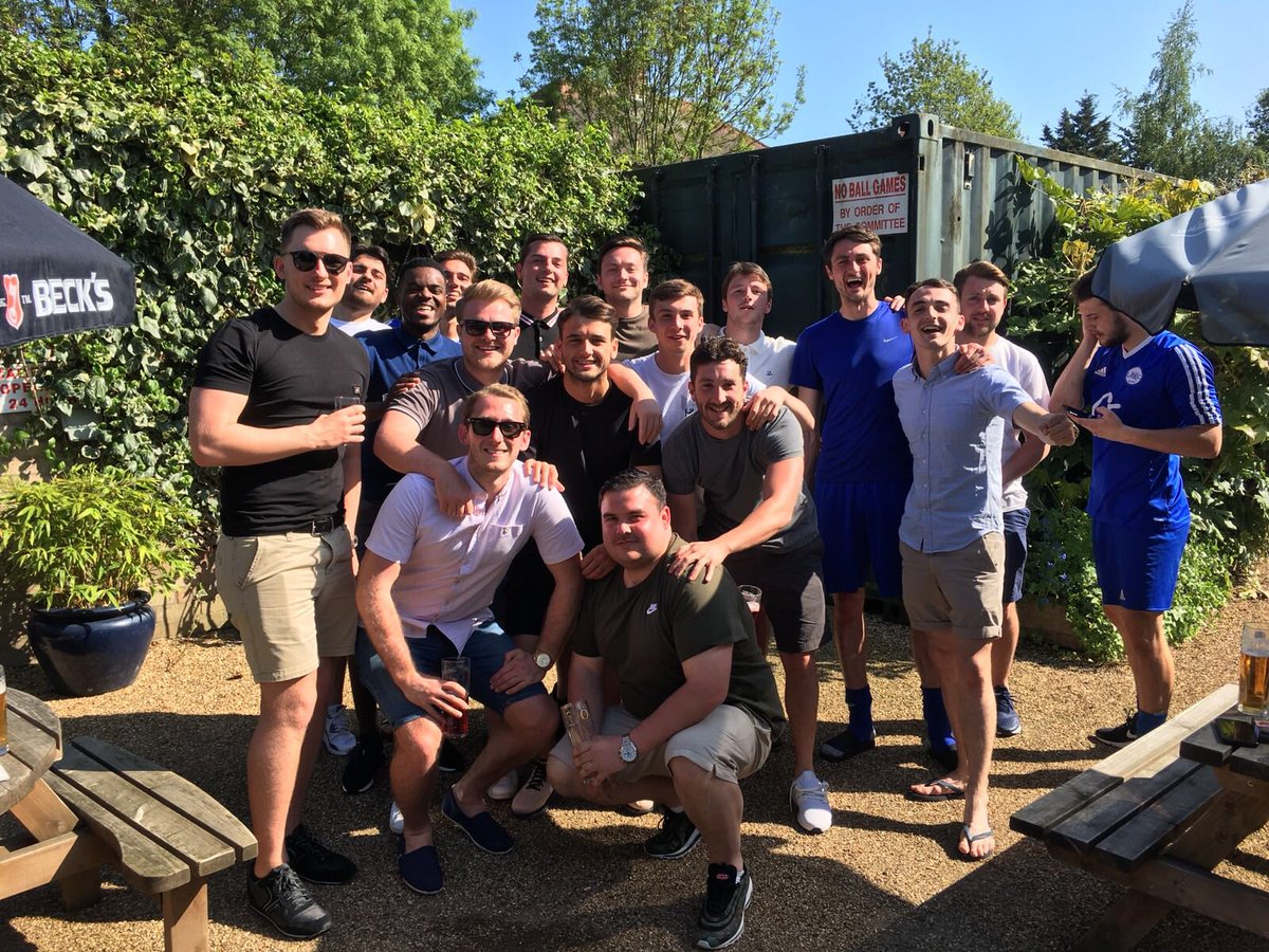 Uplands_FC's tweet photo. CHAMPIONAYYYYYYY CHAMPIONAYYYY! #IfCarlsbergDoneSundayLeague https://t.co/d6AHy7hZcF